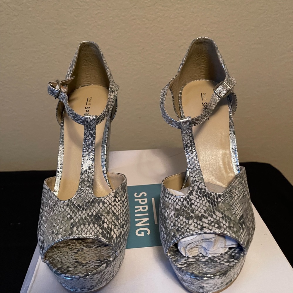 Call It Spring Wedge - Picture 3 of 4